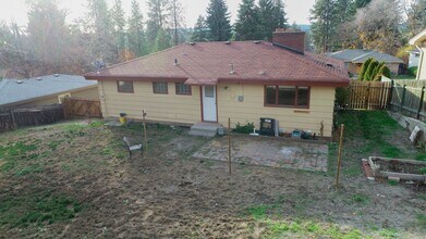 5606 N Sutherlin St in Spokane, WA - Building Photo - Building Photo