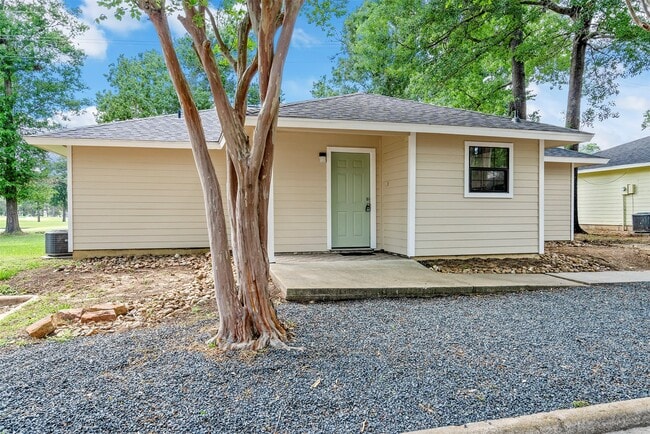 3411 Balboa Cir in Montgomery, TX - Building Photo - Building Photo