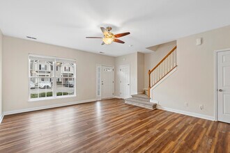 6013 San Marcos Way in Raleigh, NC - Foto de edificio - Building Photo
