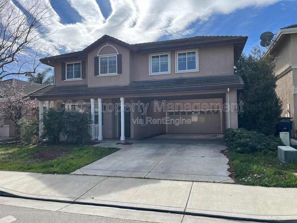 1522 Peony Dr in Tracy, CA - Building Photo