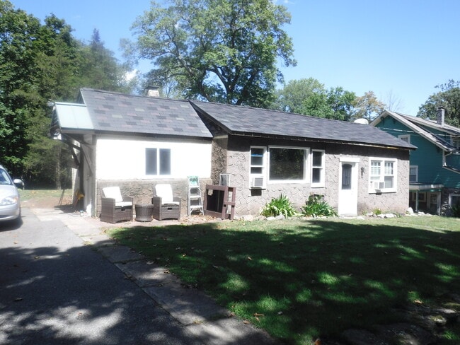 property at 224 Jacksonville Rd