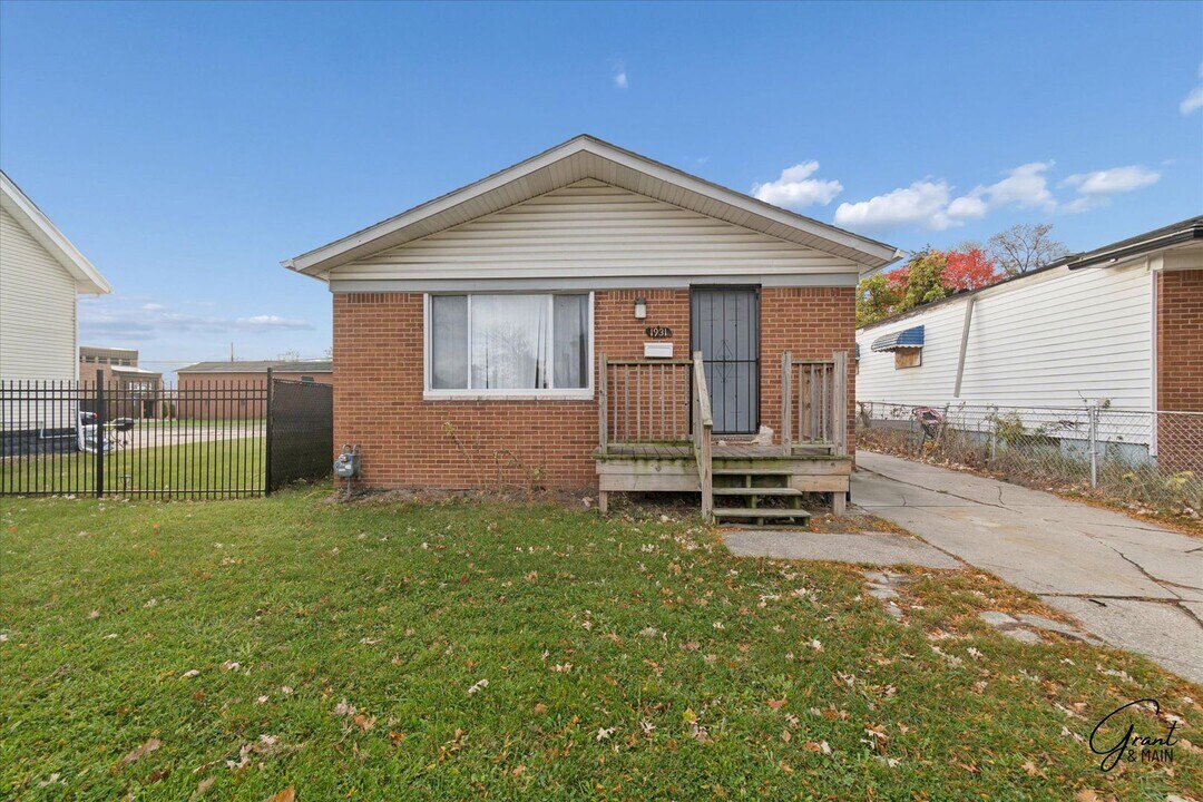 1931 Pilgrim St in Detroit, MI - Building Photo