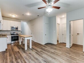 3333 Brambleton Hill Pl in Forest Hill, TX - Building Photo - Building Photo