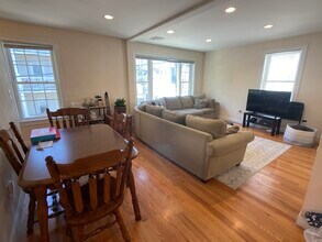 10 Nashua St, Unit 2 in Somerville, MA - Building Photo - Building Photo