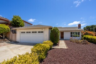 1701 Old Mill Rd in Encinitas, CA - Building Photo