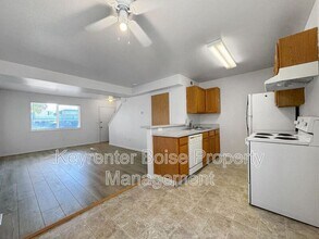 254 Elbridge St E in Meridian, ID - Building Photo - Building Photo