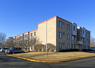 Mirage Commons in St. Paul, MN - Building Photo - Building Photo