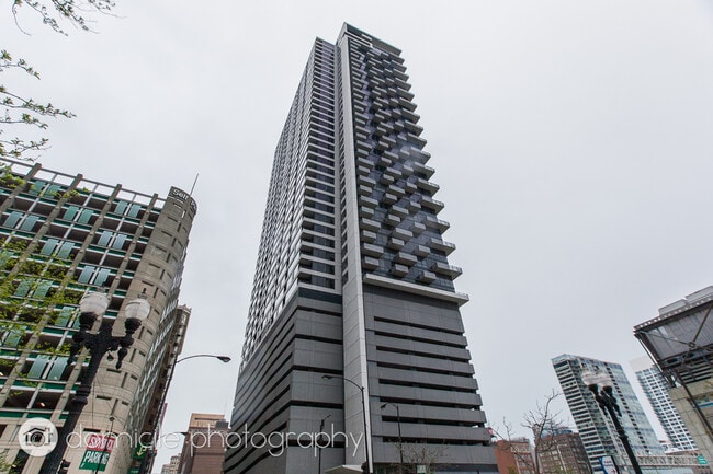 property at 412 S Wells St