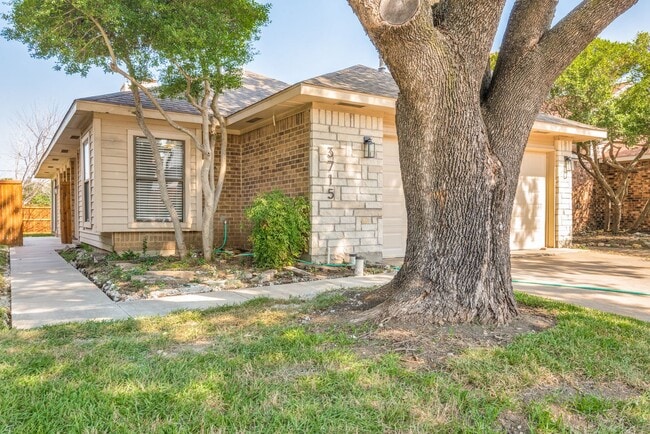 property at 3715 Clover Hill Ln