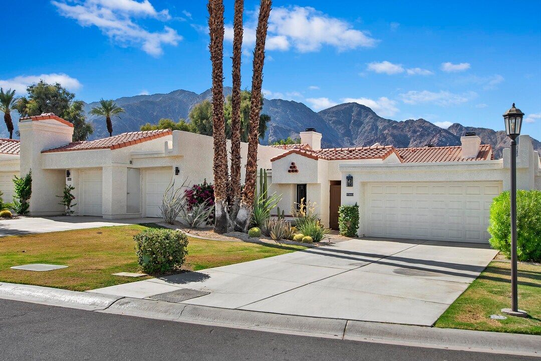 77662 Avenida Madrugada in La Quinta, CA - Foto de edificio