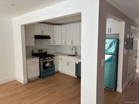 5104 Post Rd in Bronx, NY - Building Photo