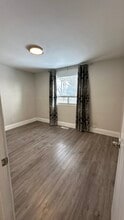 142 Maurice Crt in Newmarket, ON - Building Photo - Building Photo