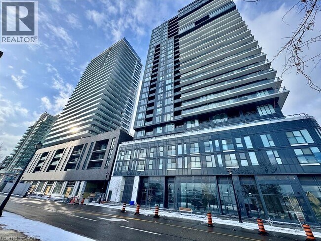 370 Martha St in Burlington, ON - Building Photo - Building Photo