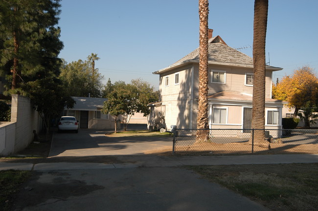 8891 Magnolia Ave in Riverside, CA - Building Photo - Building Photo