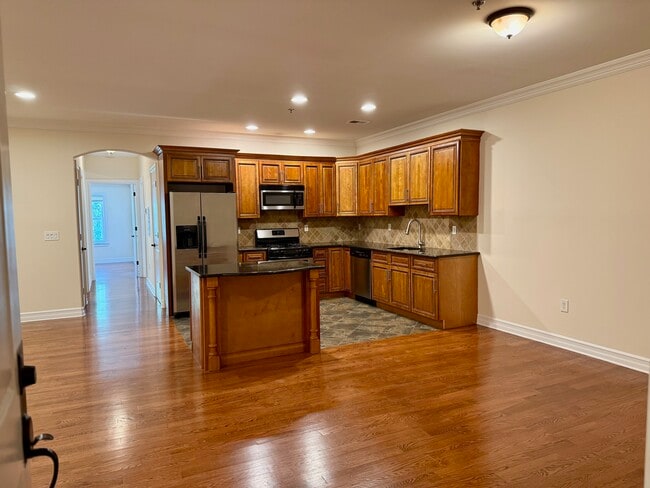 524-532 Maple Ave, Unit 309 in Elizabeth, NJ - Building Photo - Building Photo