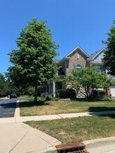 1400 Scarboro Rd in Schaumburg, IL - Building Photo - Building Photo