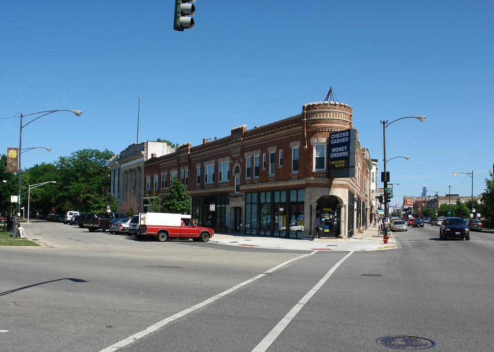 3107 W Logan Blvd in Chicago, IL - Building Photo