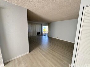 98-2050-2050 Kipikua St in Aiea, HI - Building Photo - Building Photo