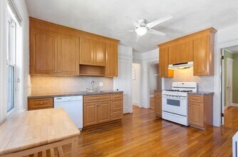 241 Beech St, Unit 2 in Boston, MA - Building Photo - Building Photo
