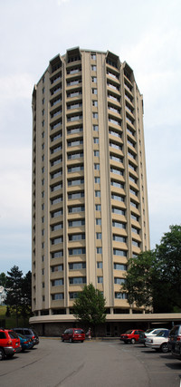 Kennedy Tower in Troy, NY - Foto de edificio - Building Photo