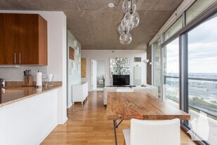611 S Wells St, Unit 02404a in Chicago, IL - Building Photo