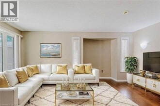 195 Duncairn Crescent in Hamilton, ON - Building Photo - Building Photo