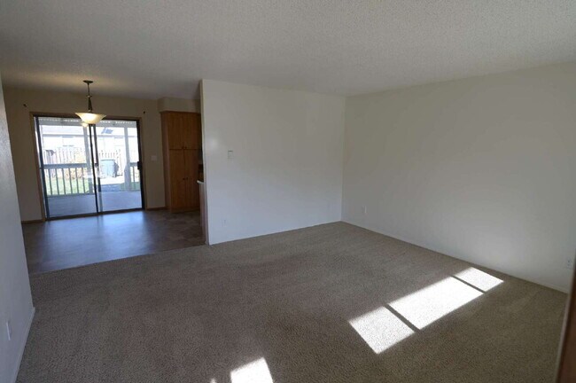 410 W Maple St in Sequim, WA - Building Photo - Building Photo