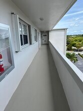 250 John F Kennedy Dr in Atlantis, FL - Building Photo - Building Photo