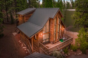 601 W Burnt Cedar Rd in Westwood, CA - Building Photo