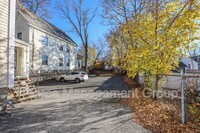 317 E High St in Manchester, NH - Foto de edificio - Building Photo