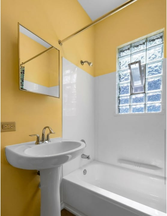 7353 S Kenwood Ave in Chicago, IL - Building Photo