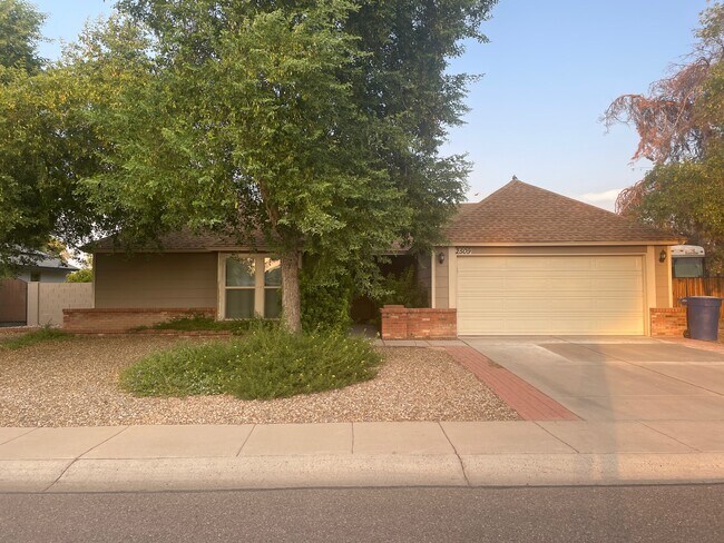 2509 N Karen Dr