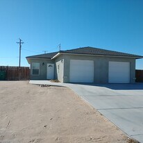10720 N Garibaldi Dr in California City, CA - Building Photo