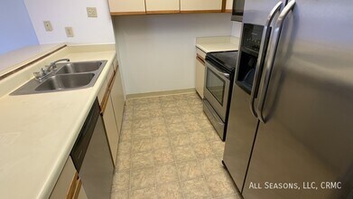 2439 Lexington Village Ln in Colorado Springs, CO - Building Photo - Building Photo