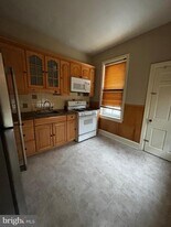 2041 E Cambria St in Philadelphia, PA - Building Photo