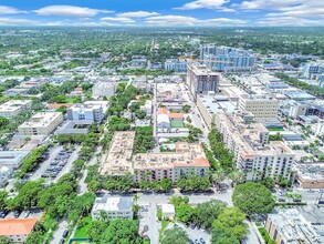 1900 Van Buren St in Hollywood, FL - Foto de edificio - Building Photo