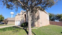 118 Reatta Dr in Justin, TX - Foto de edificio - Building Photo