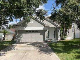 7108 49th Pl E in Palmetto, FL - Building Photo
