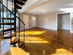 136 Chesterfield Rd in Hampton, VA - Building Photo - Building Photo