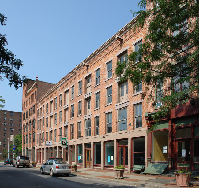 159 River St in Troy, NY - Building Photo - Building Photo