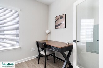 84 San Filippo Dr SE, Unit 08-8202 in Palm Bay, FL - Foto de edificio - Building Photo