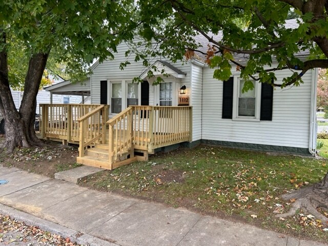 1112 McDonald Ave in New Albany, IN - Foto de edificio