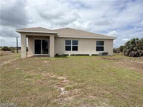 513 Ella Jean Pl in La Belle, FL - Foto de edificio - Building Photo