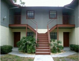 4120 Ashford Green Pl, Unit J203 in Tampa, FL - Building Photo