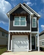 252 Creek Run Way in Calera, AL - Building Photo - Building Photo