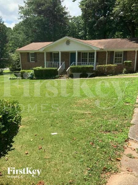 2700 Flintlock Ln SW in Marietta, GA - Foto de edificio - Building Photo