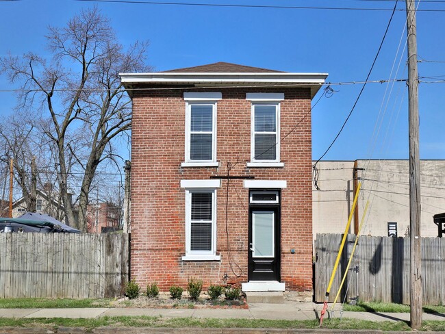 property at 622 W State St