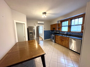 2416 N Artesian Ave in Chicago, IL - Building Photo - Building Photo