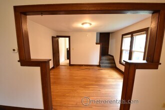 238-240-240 W Pacemont Rd in Columbus, OH - Building Photo - Building Photo