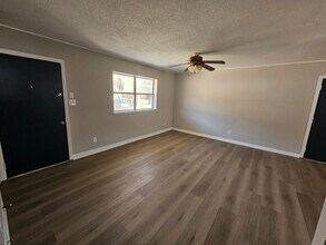 233 Brighton Rd in Wilmington, NC - Foto de edificio - Building Photo